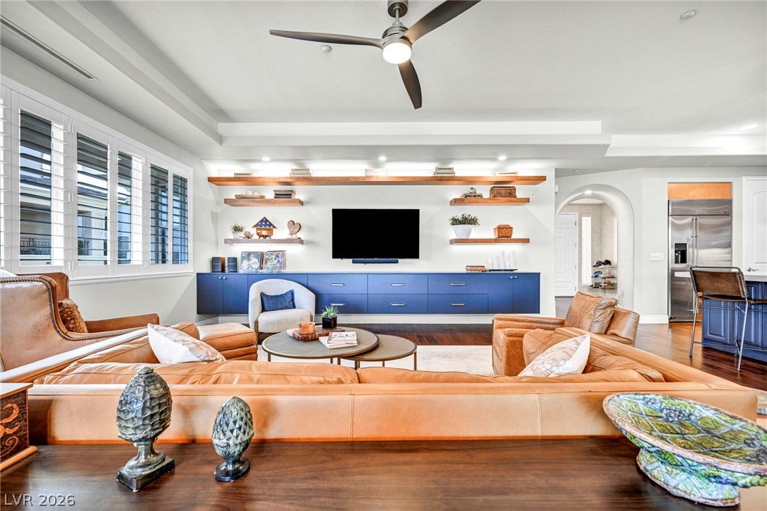 9219 Tesoras Drive 302