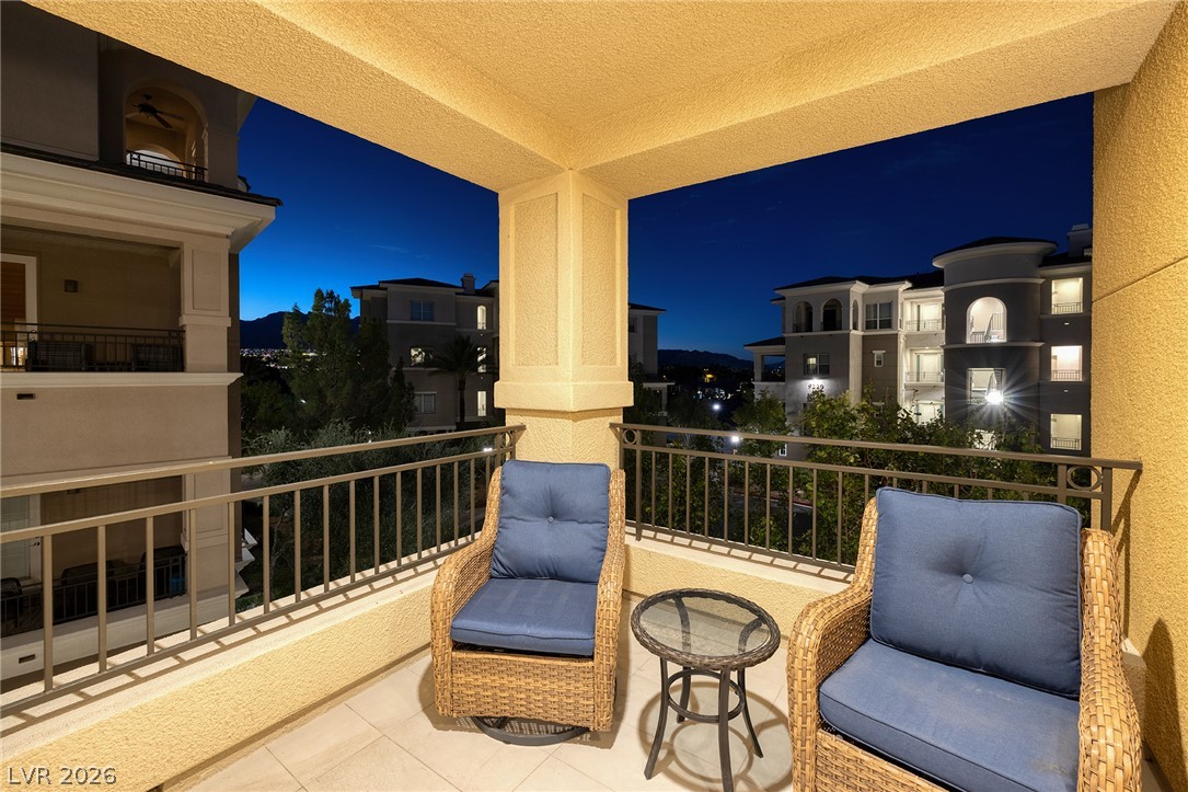 9219 Tesoras Drive 302