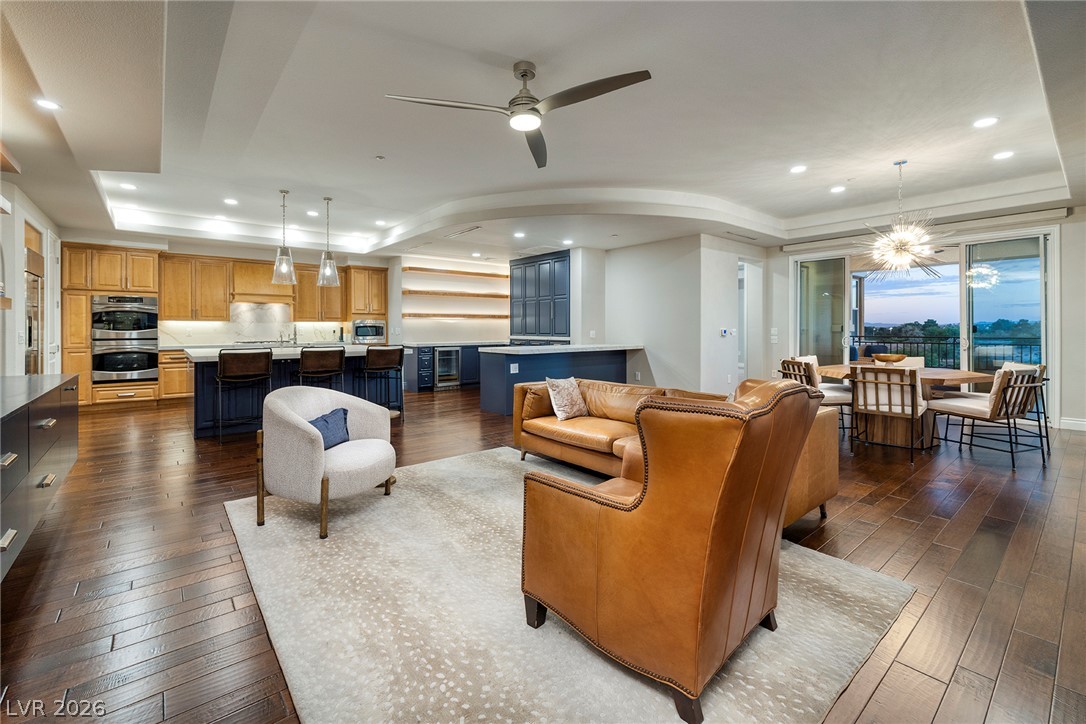 9219 Tesoras Drive 302