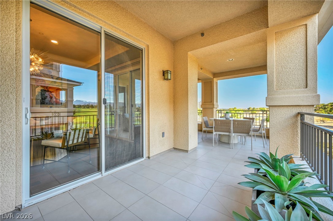 9219 Tesoras Drive 302
