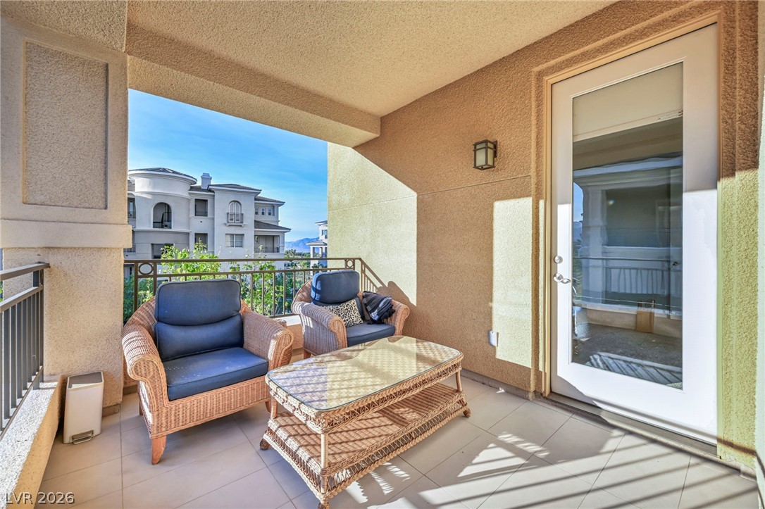 9219 Tesoras Drive 302