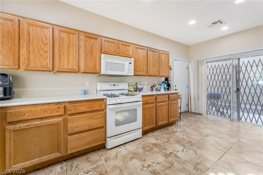 8573 Vestia Court