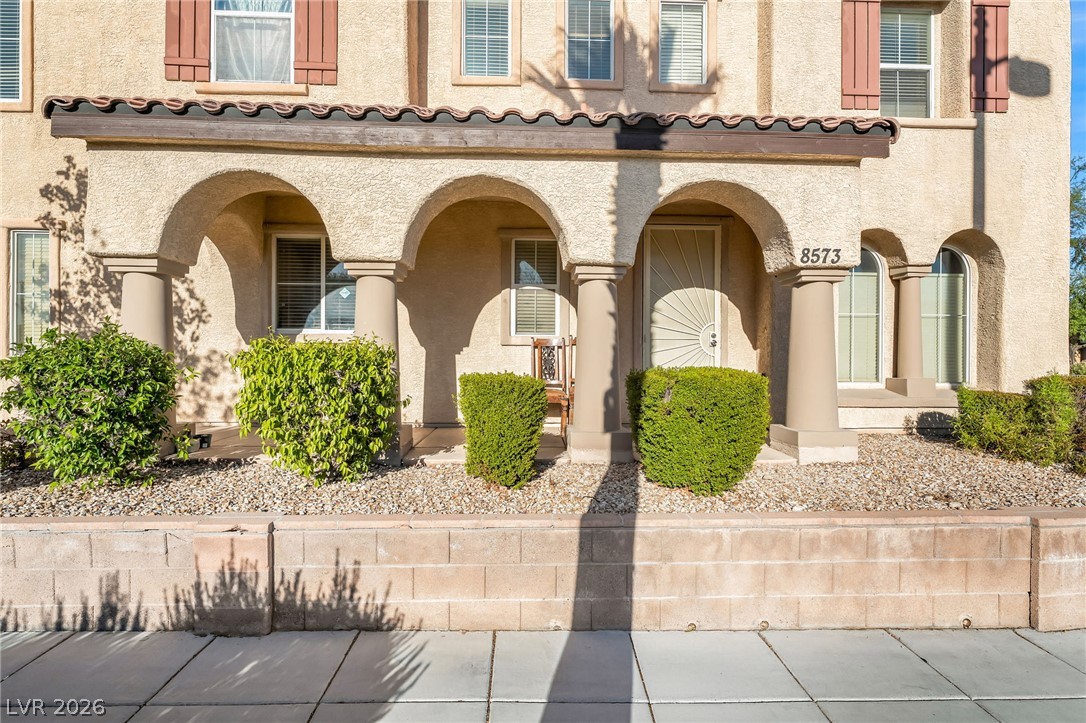 8573 Vestia Court