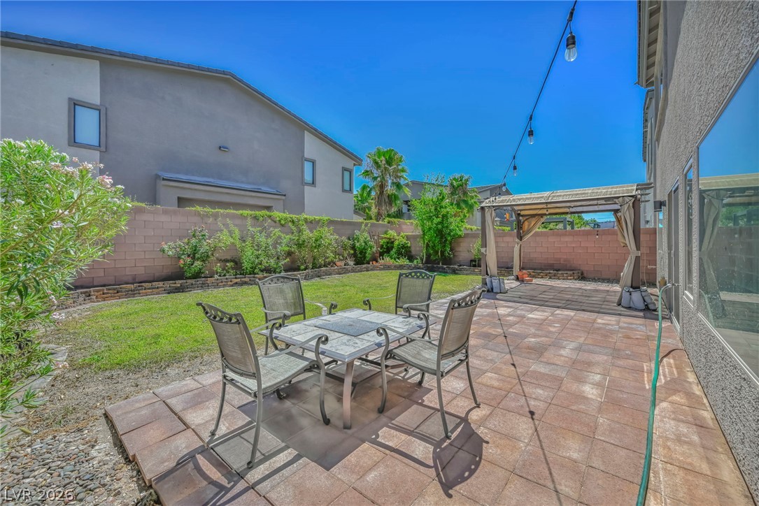 6571 Tangled Vines Avenue