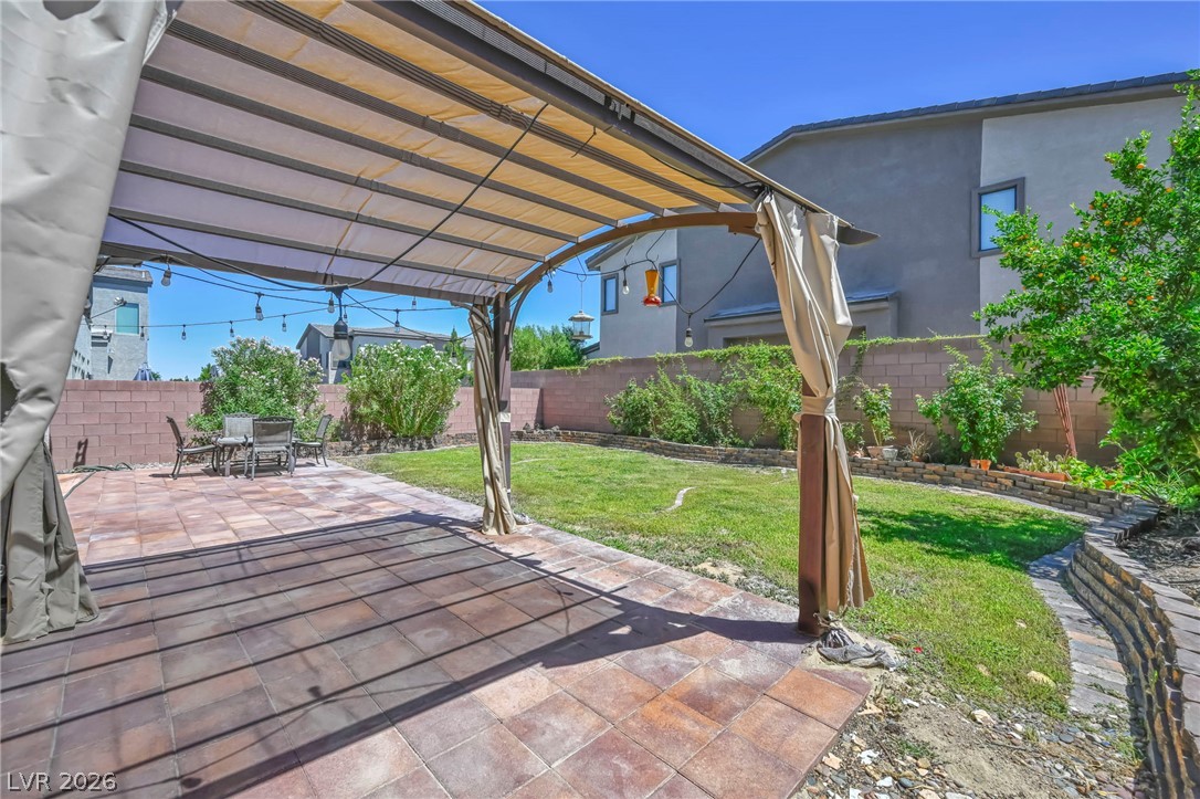6571 Tangled Vines Avenue
