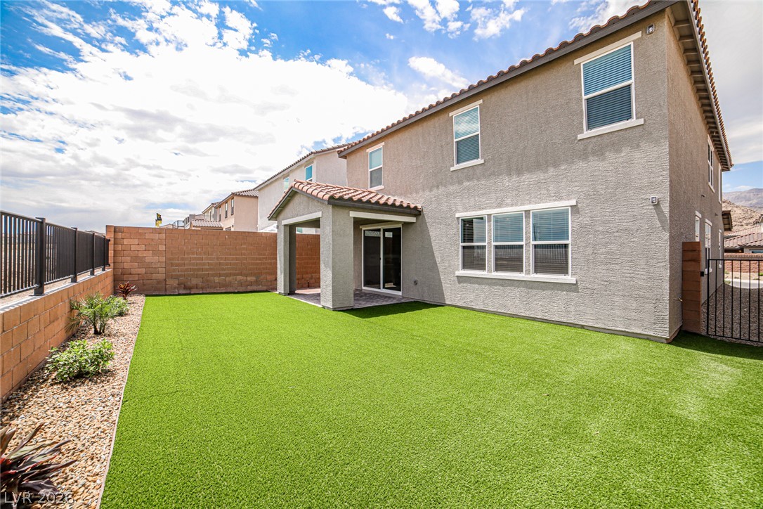 5620 Hill Spire Street