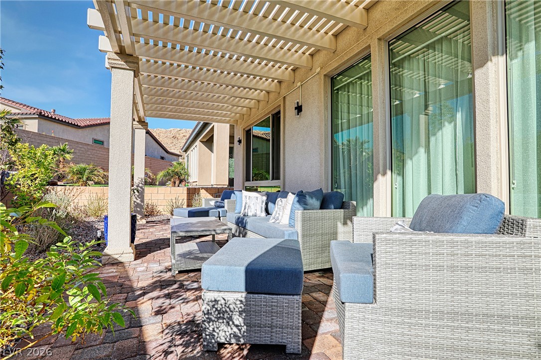 43 Autumn Palm Avenue