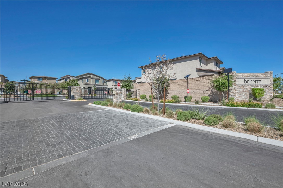 8843 Roadrunner Ravine Street
