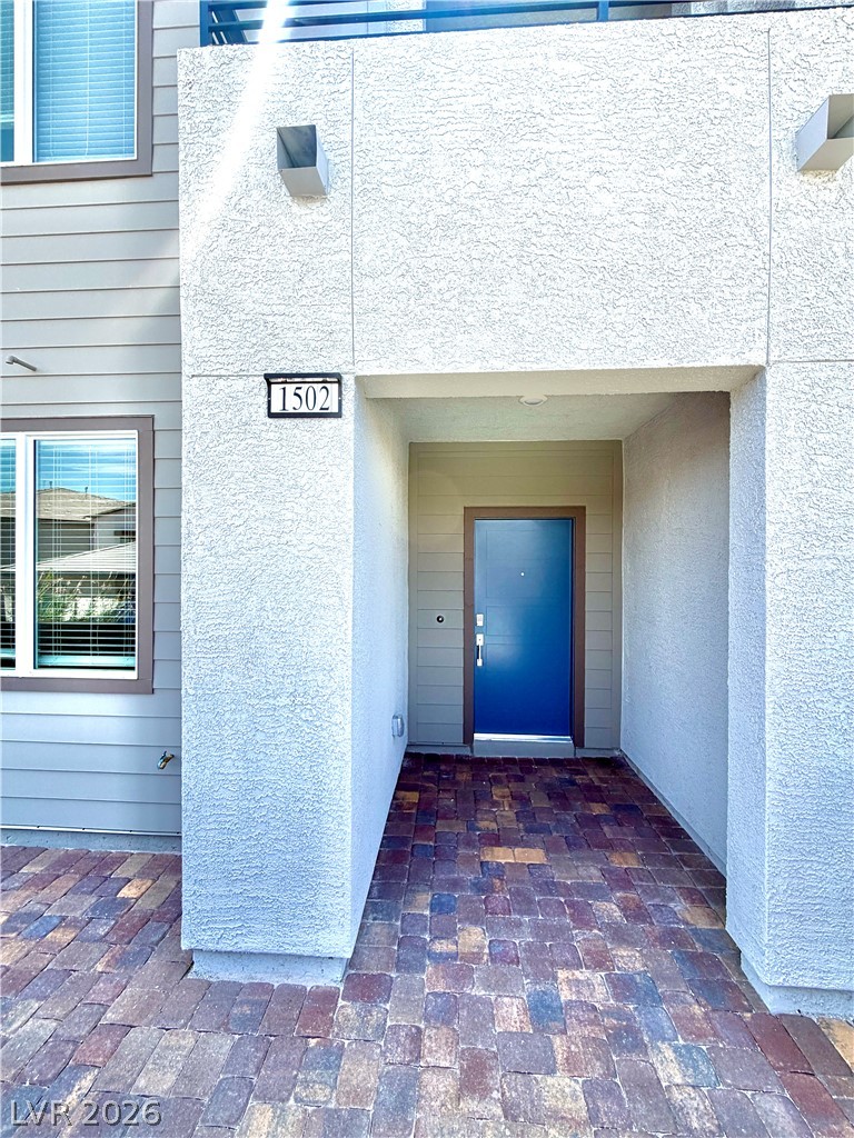 1502 Eva Crossing Place