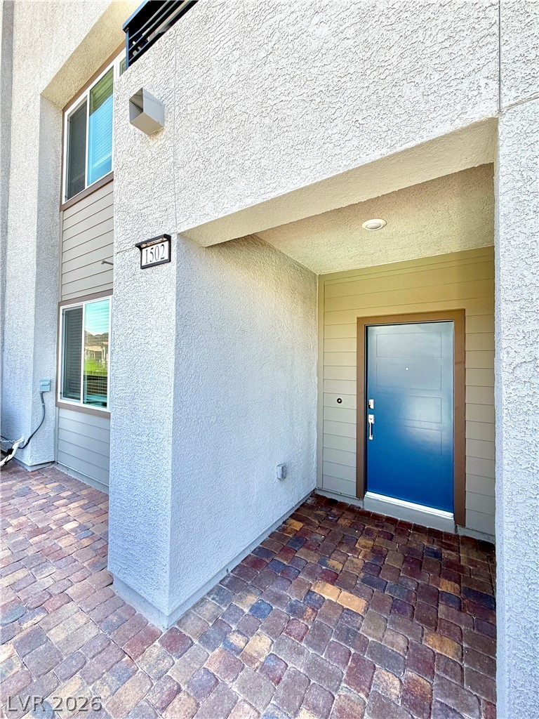 1502 Eva Crossing Place