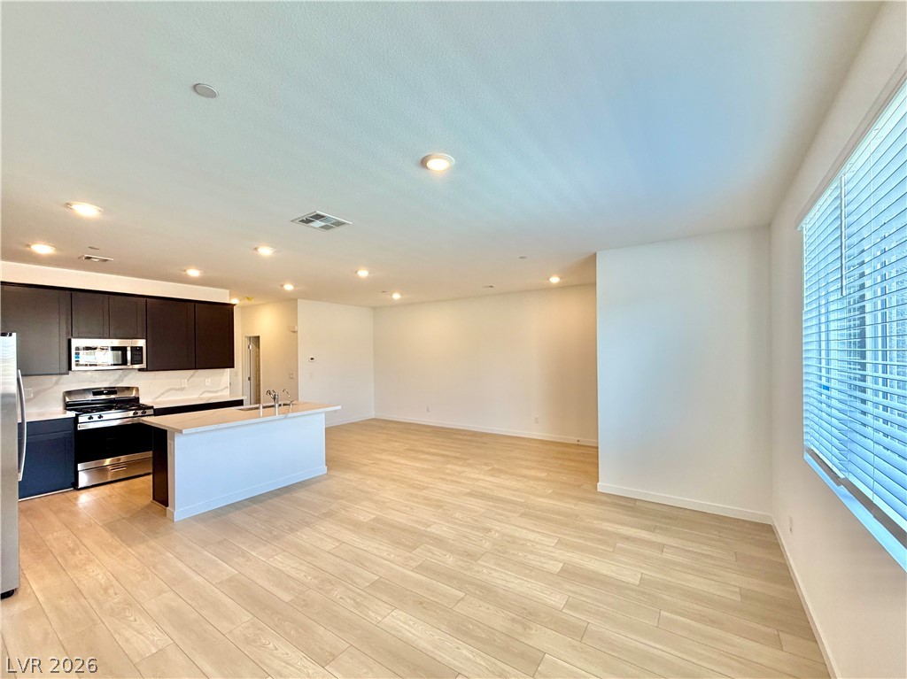 1502 Eva Crossing Place