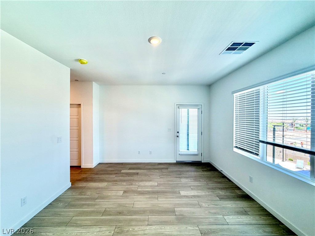 1502 Eva Crossing Place