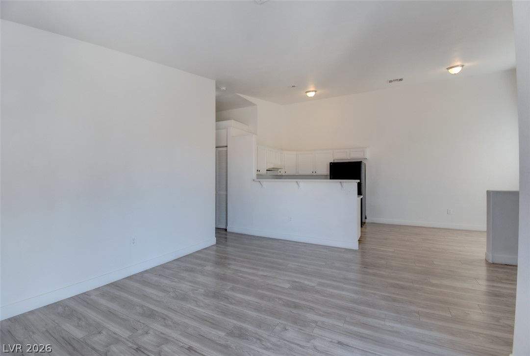 2110 Los Feliz Street 2084