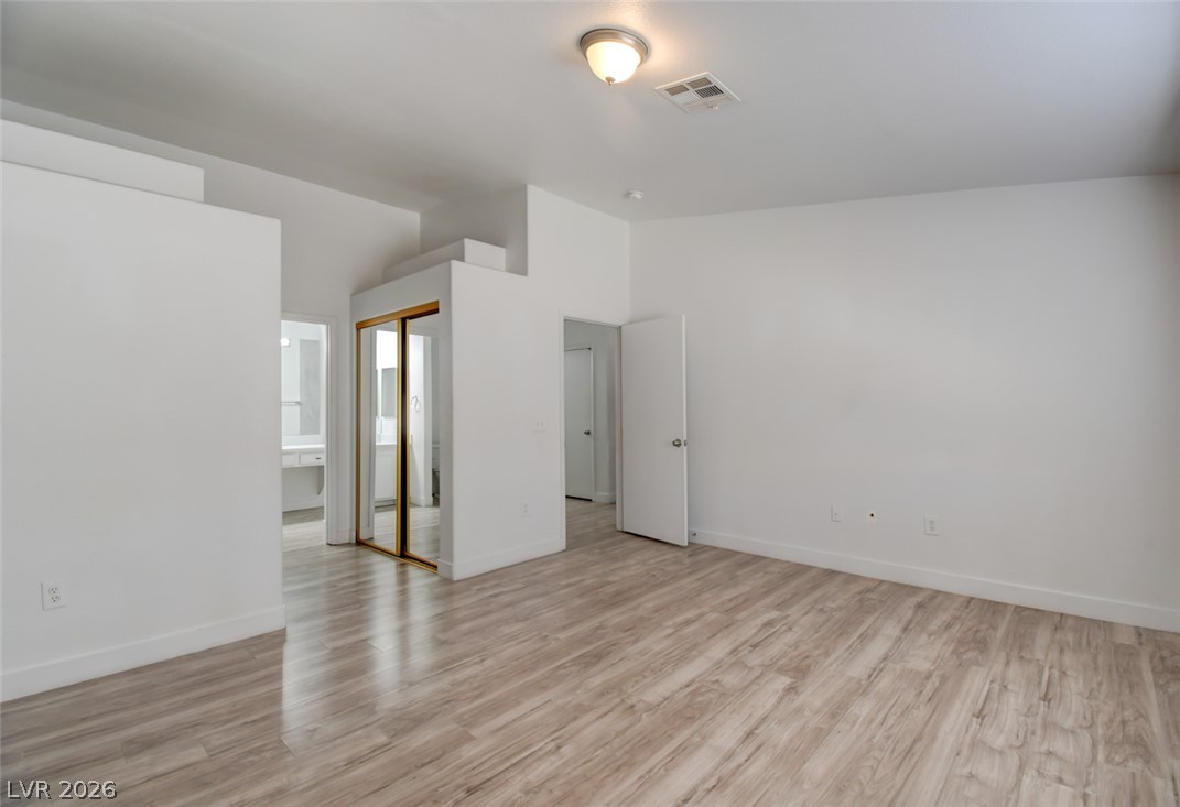 2110 Los Feliz Street 2084