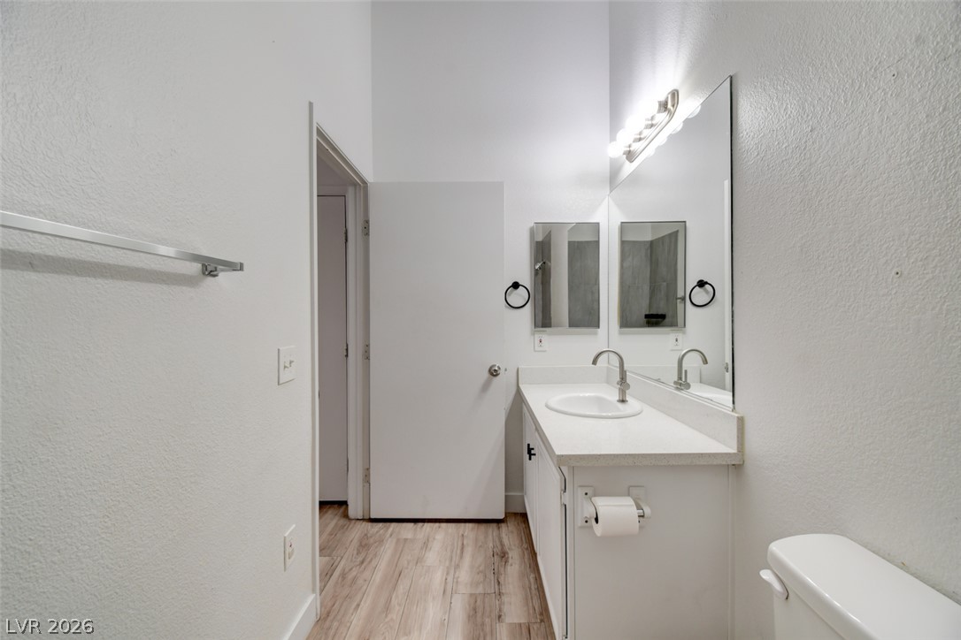 2110 Los Feliz Street 2084