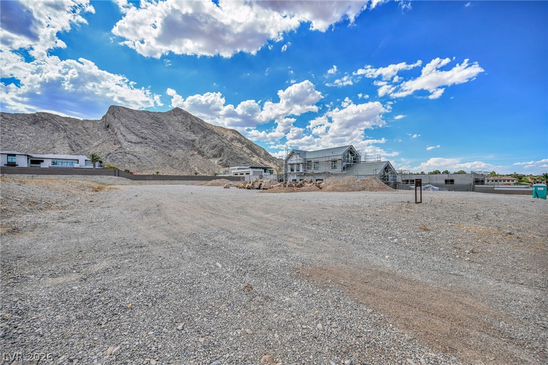4195 North Grand Canyon Drive