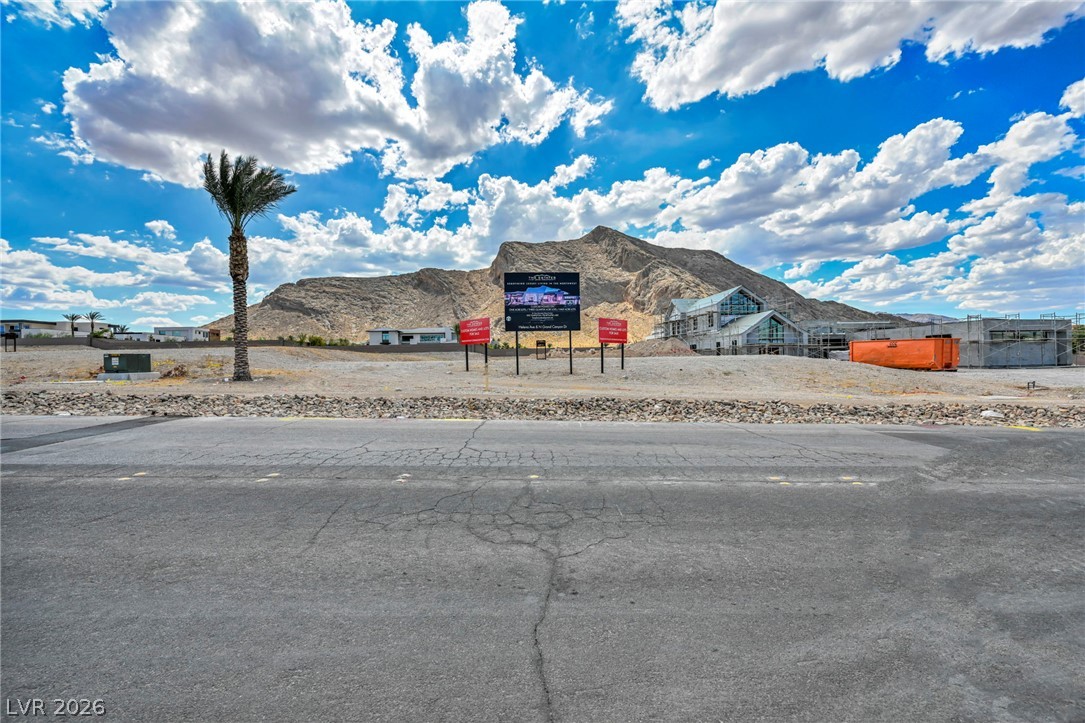 4195 North Grand Canyon Drive
