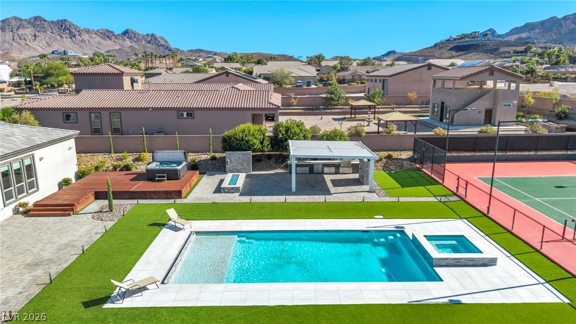 1121 Du Fort Hills Court