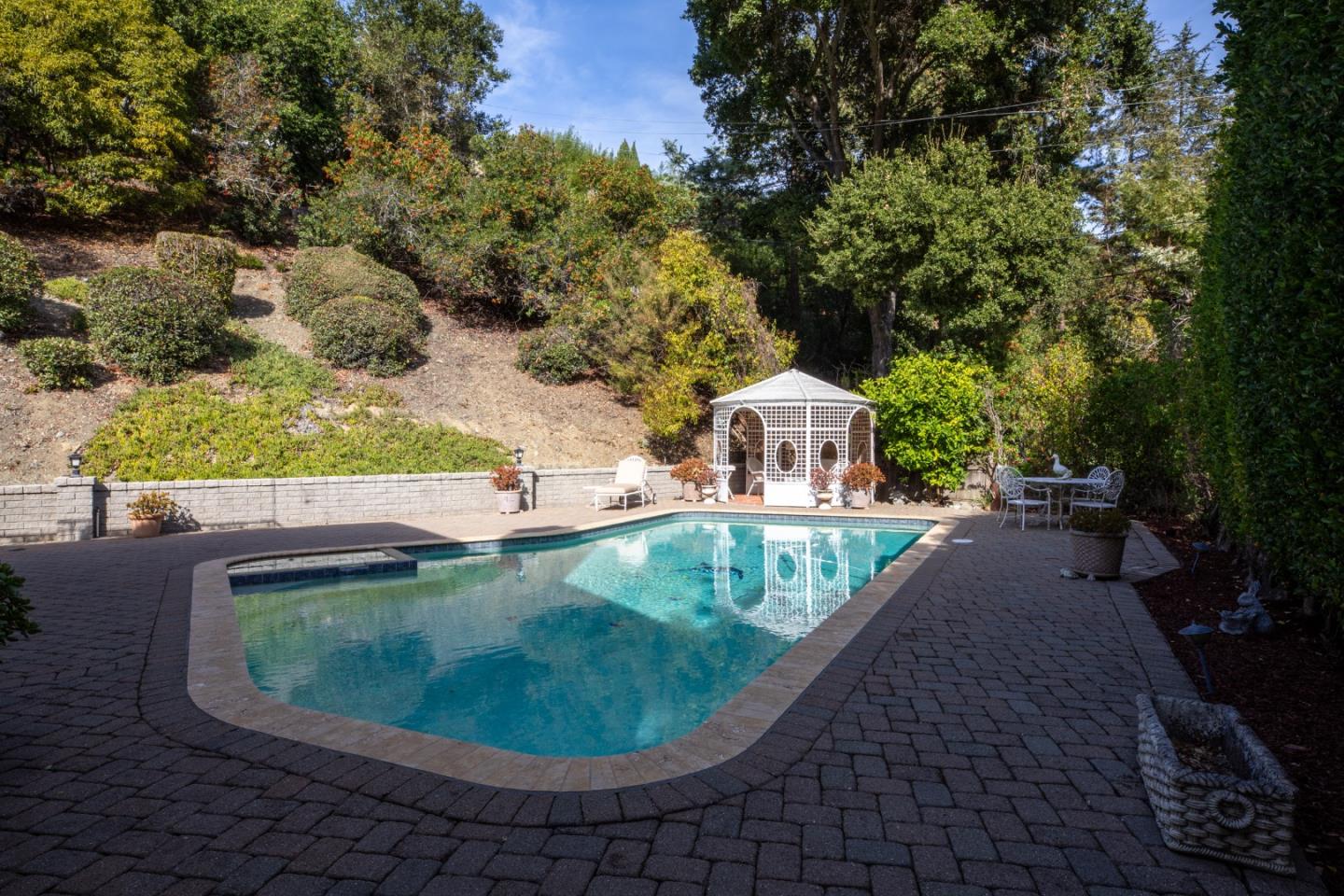 1009 Silver Hill Road