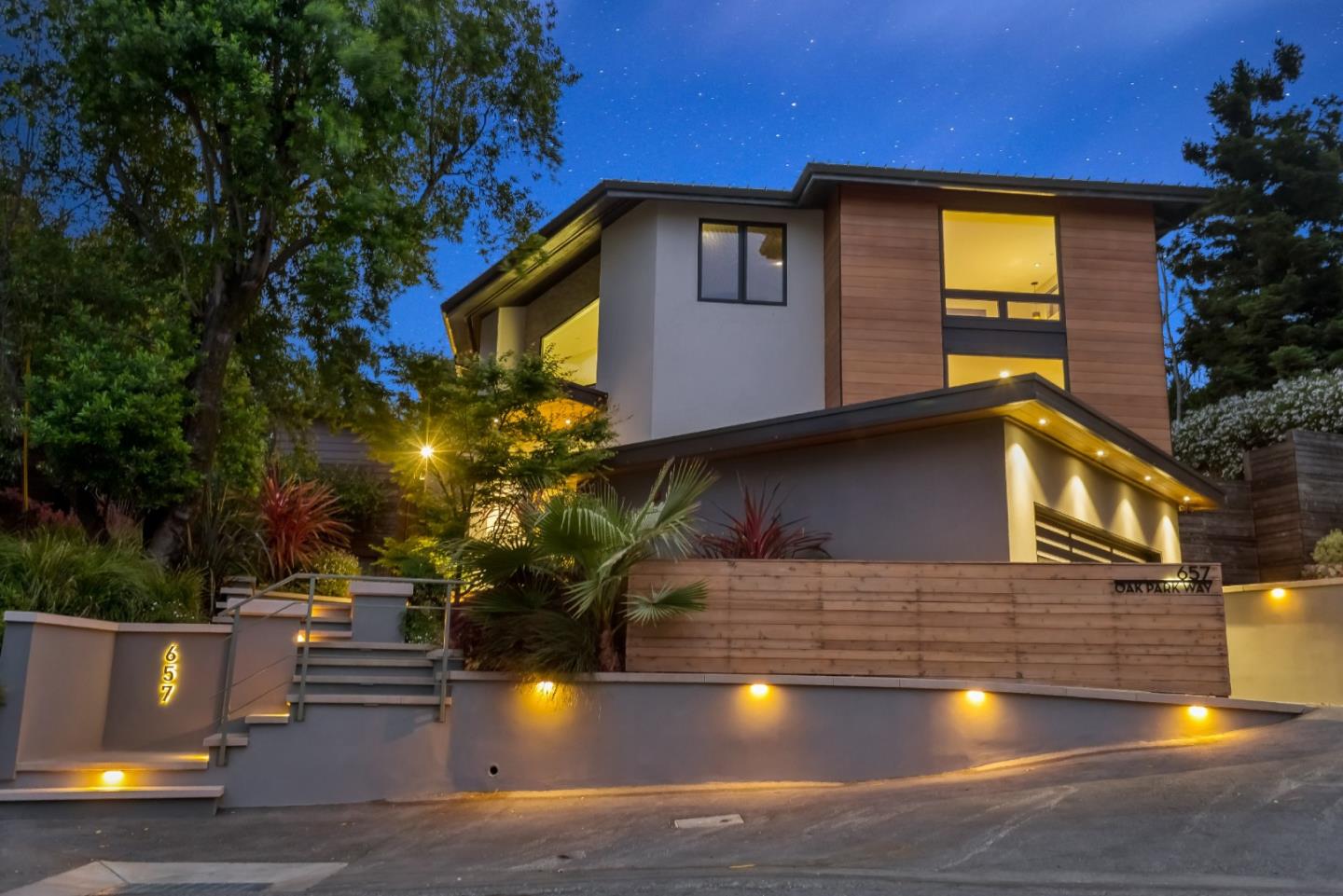657 Oak Park WAY