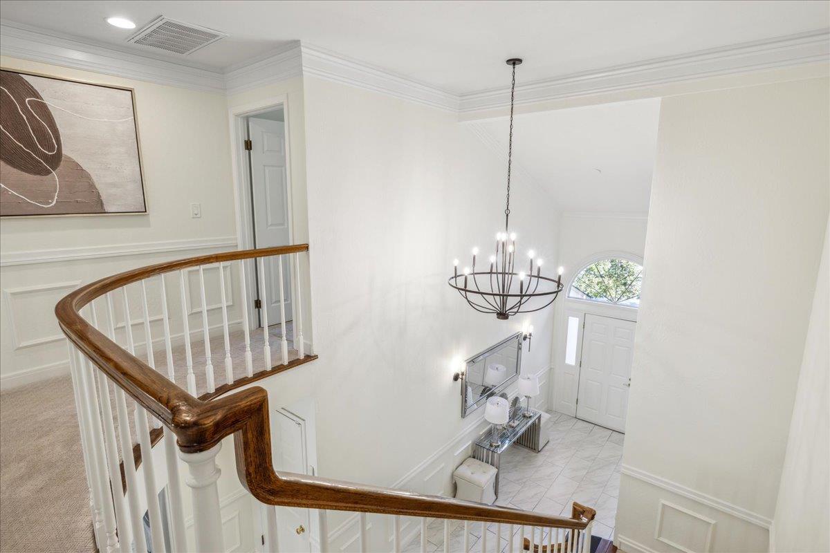 546 Sunset WAY