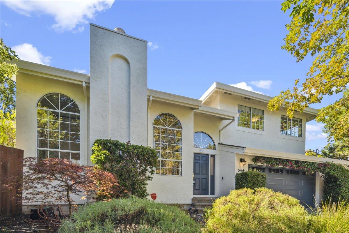 546 Sunset WAY
