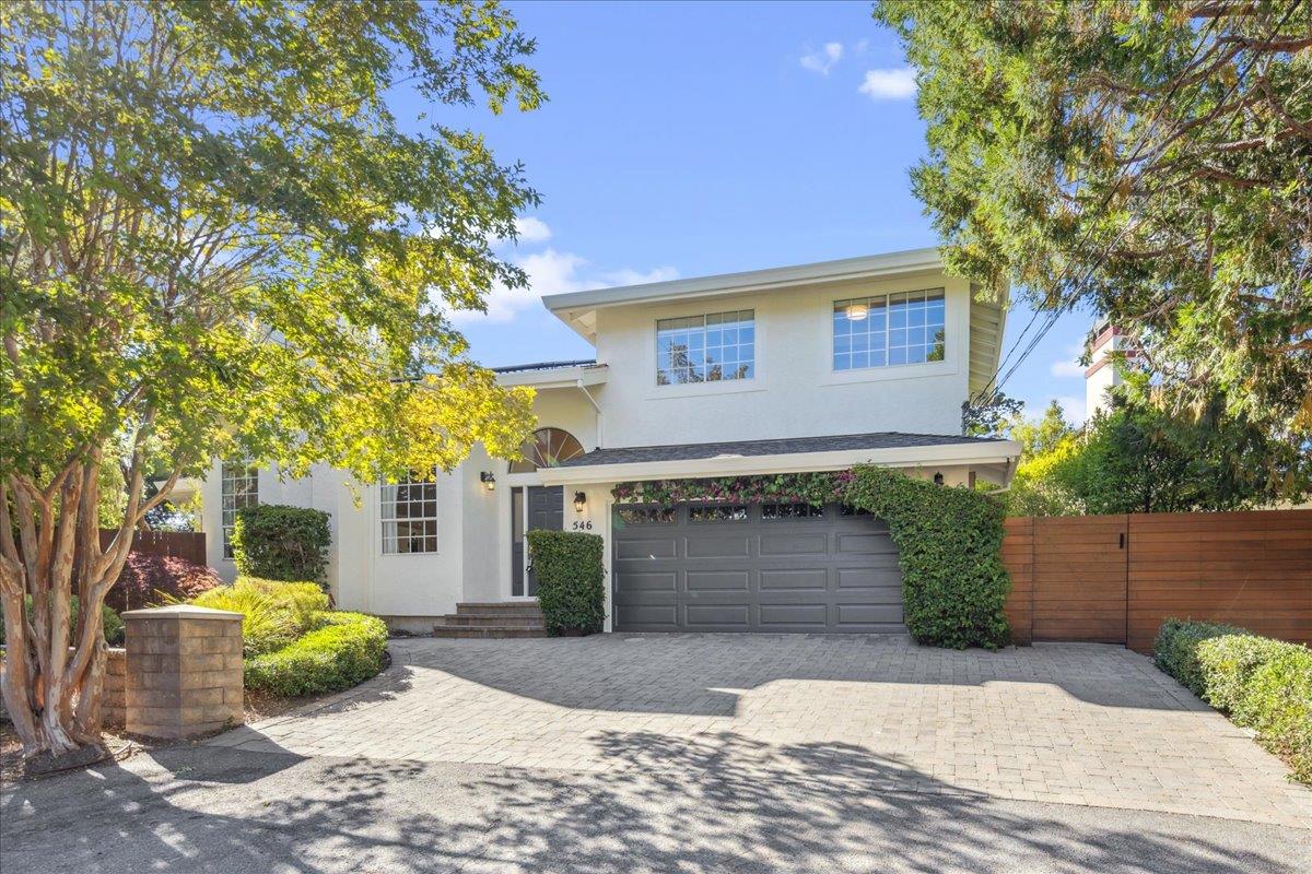 546 Sunset WAY