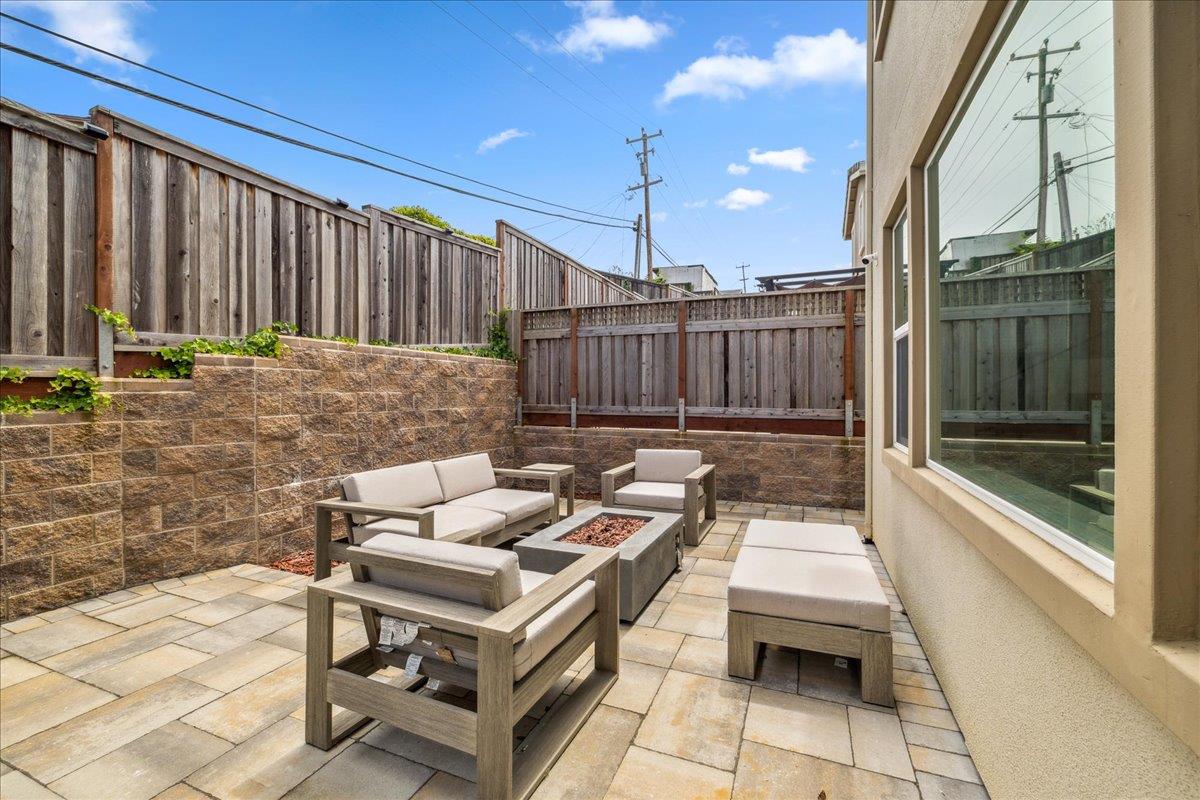 219 Miraluna DR