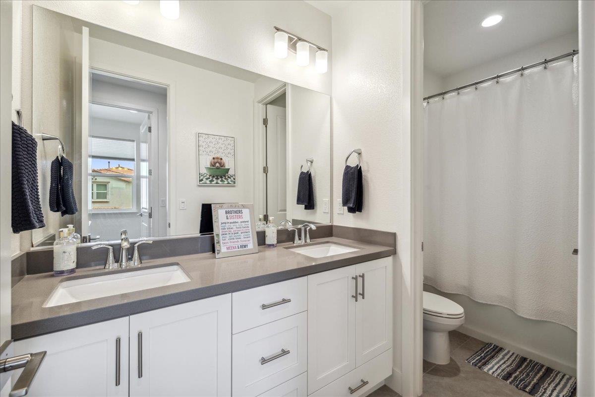 219 Miraluna DR