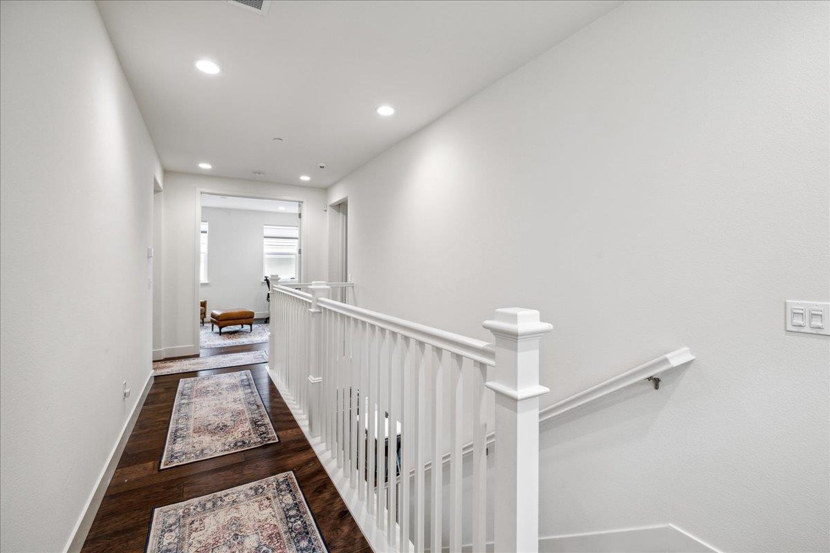 219 Miraluna DR