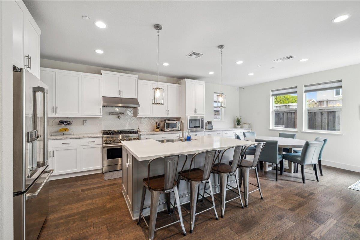 219 Miraluna DR