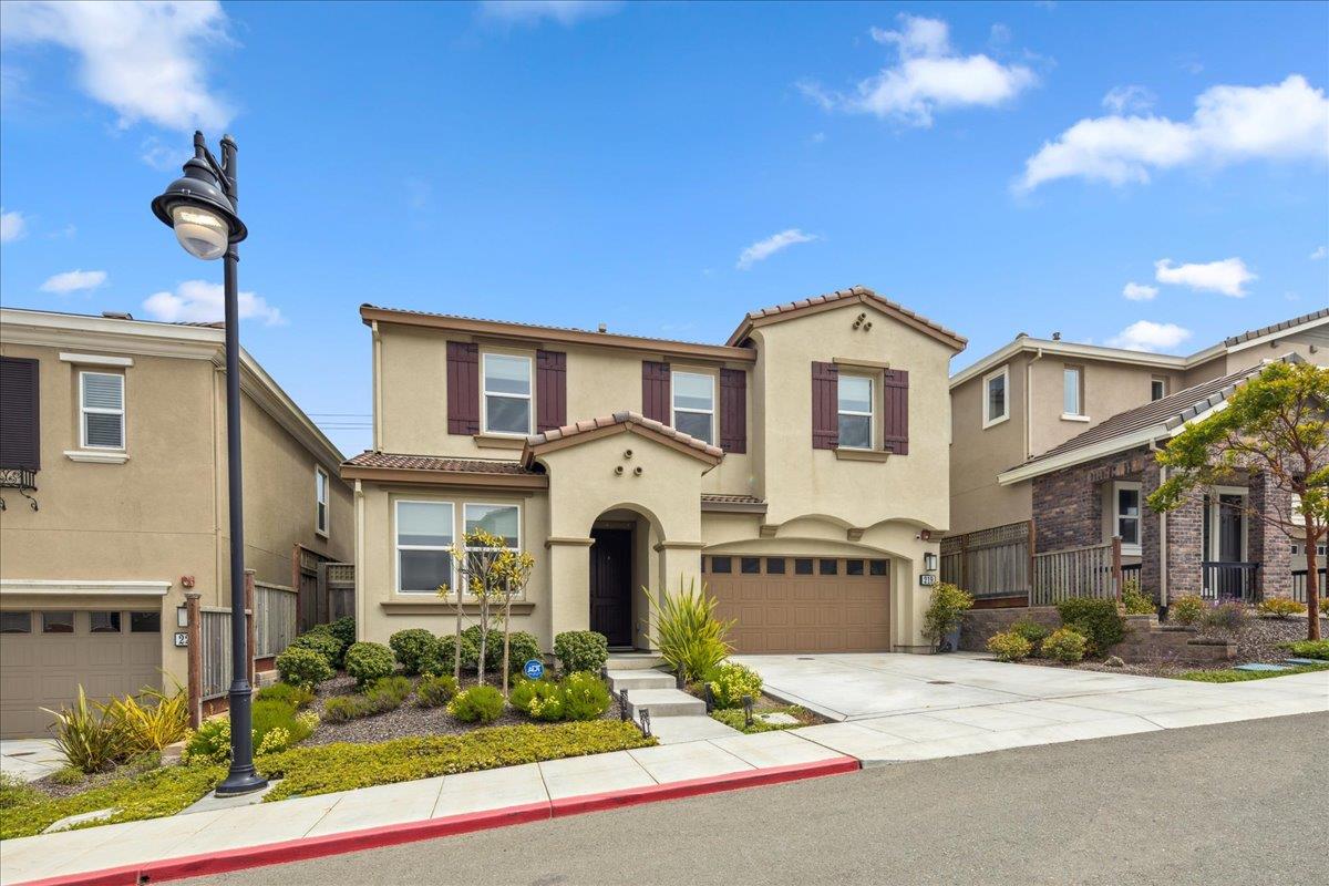 219 Miraluna DR