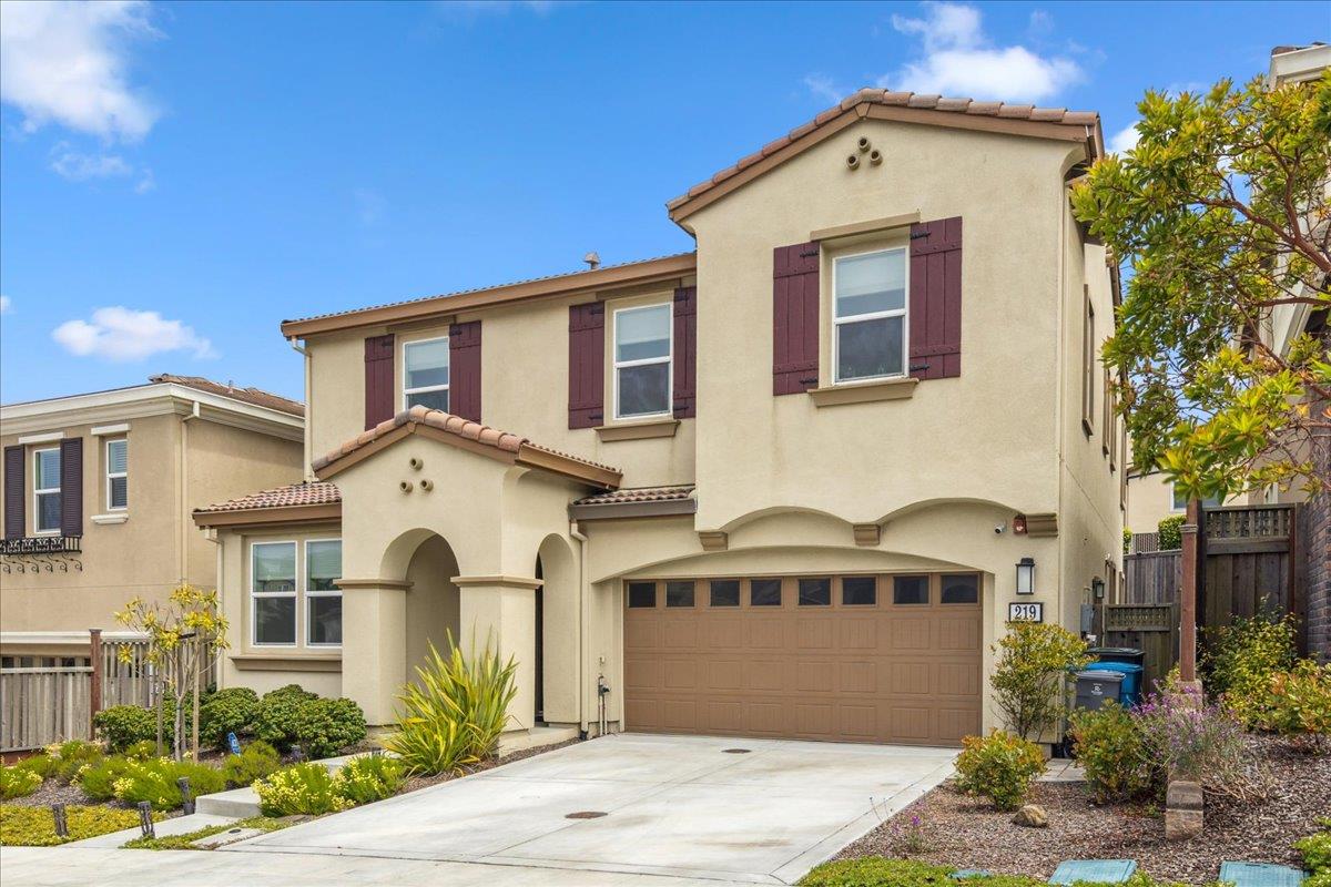 219 Miraluna DR