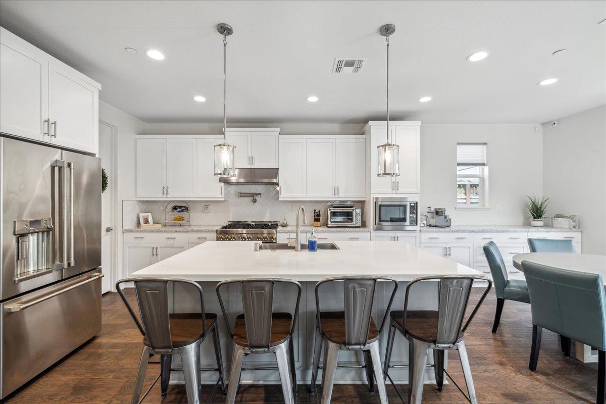 219 Miraluna DR