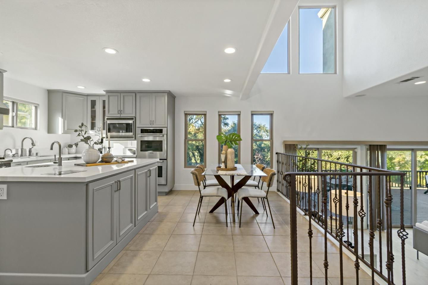 303 Lakeview WAY