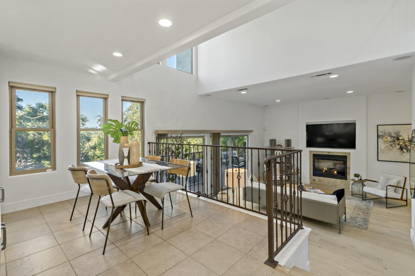 303 Lakeview WAY
