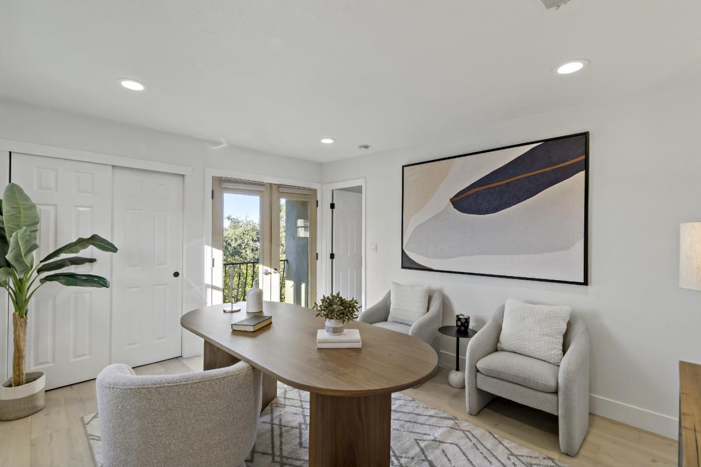 303 Lakeview WAY
