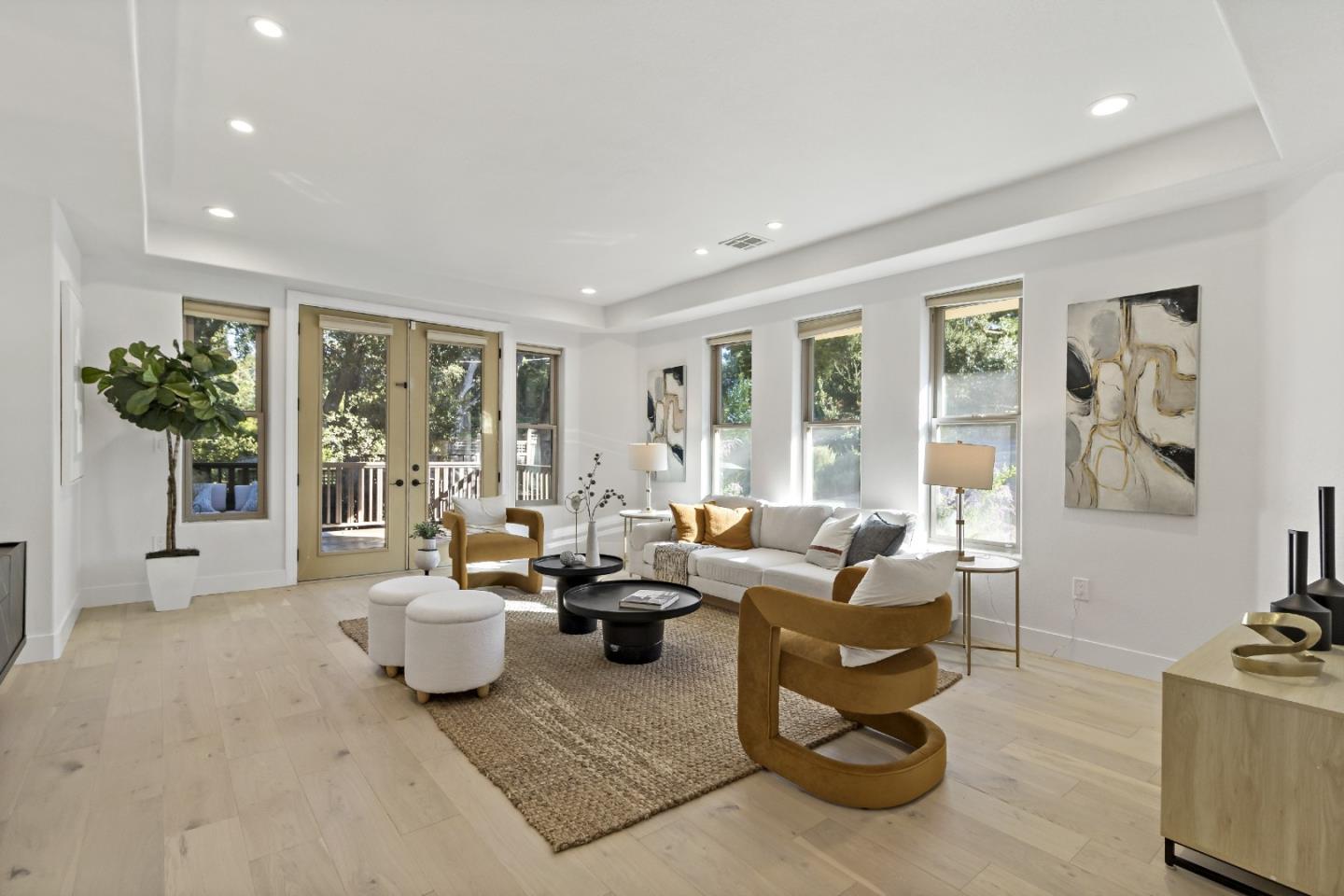 303 Lakeview WAY
