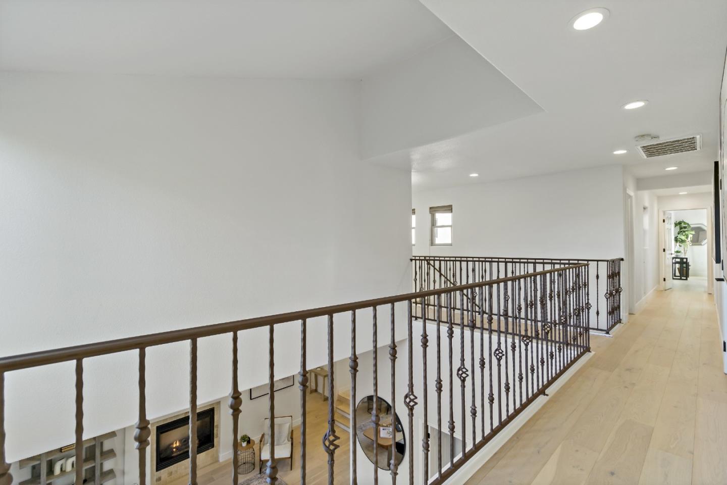 303 Lakeview WAY