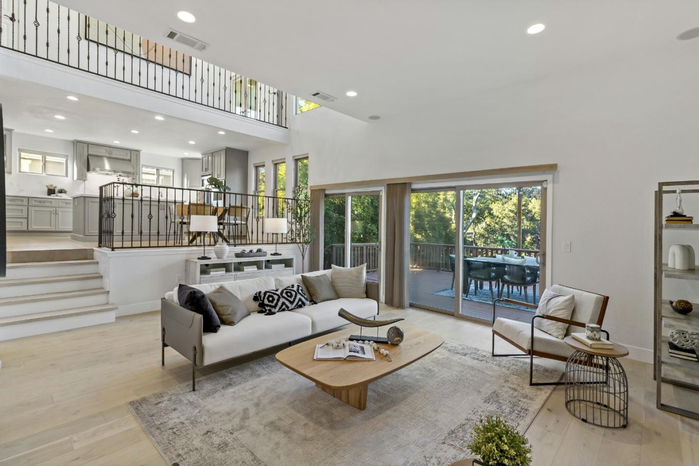 303 Lakeview WAY