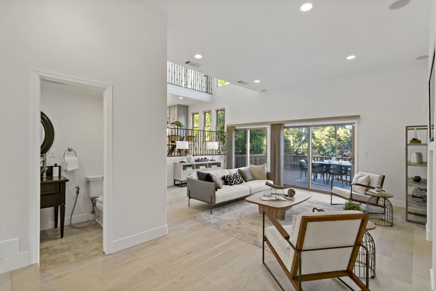 303 Lakeview WAY