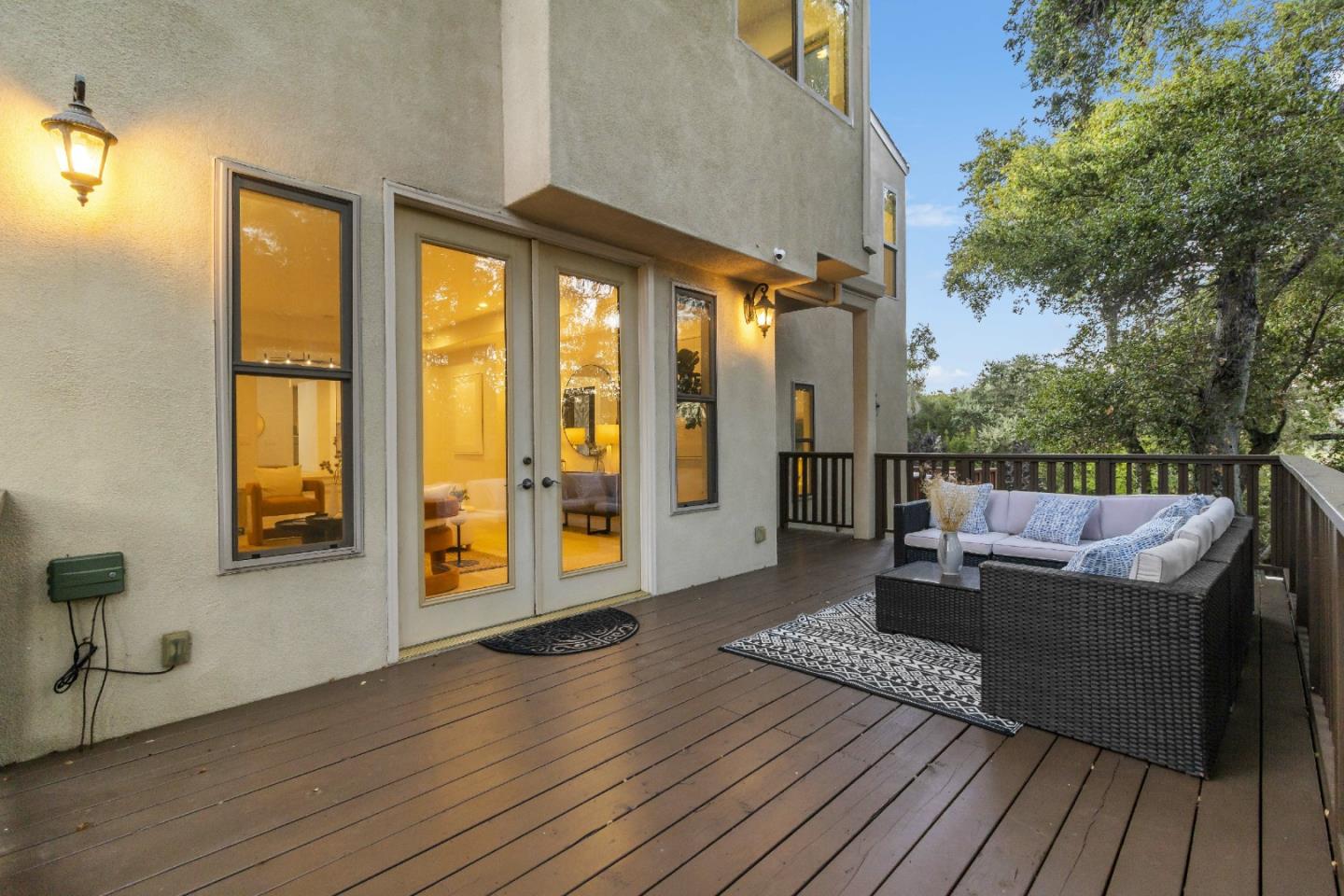303 Lakeview WAY