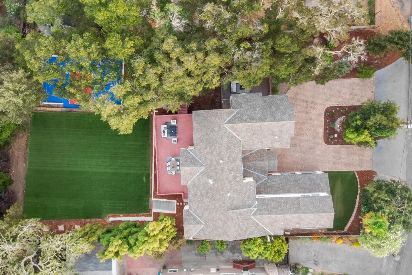 303 Lakeview WAY