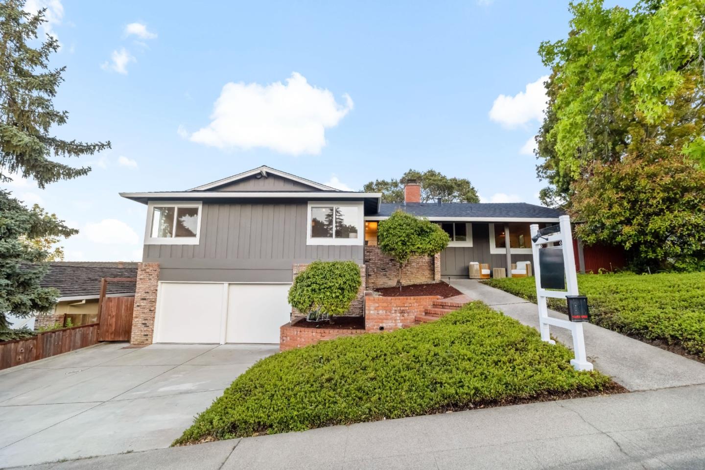 3831 Vineyard DR