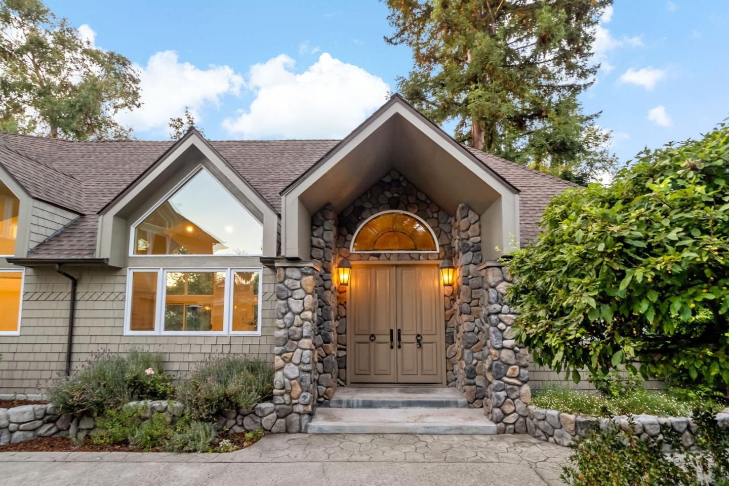 136 Finger Avenue