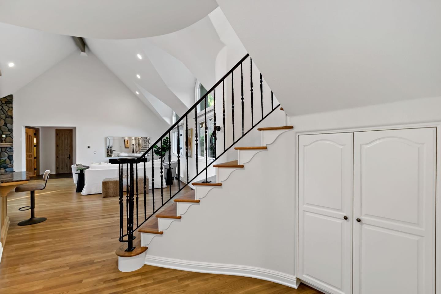 136 Finger Avenue