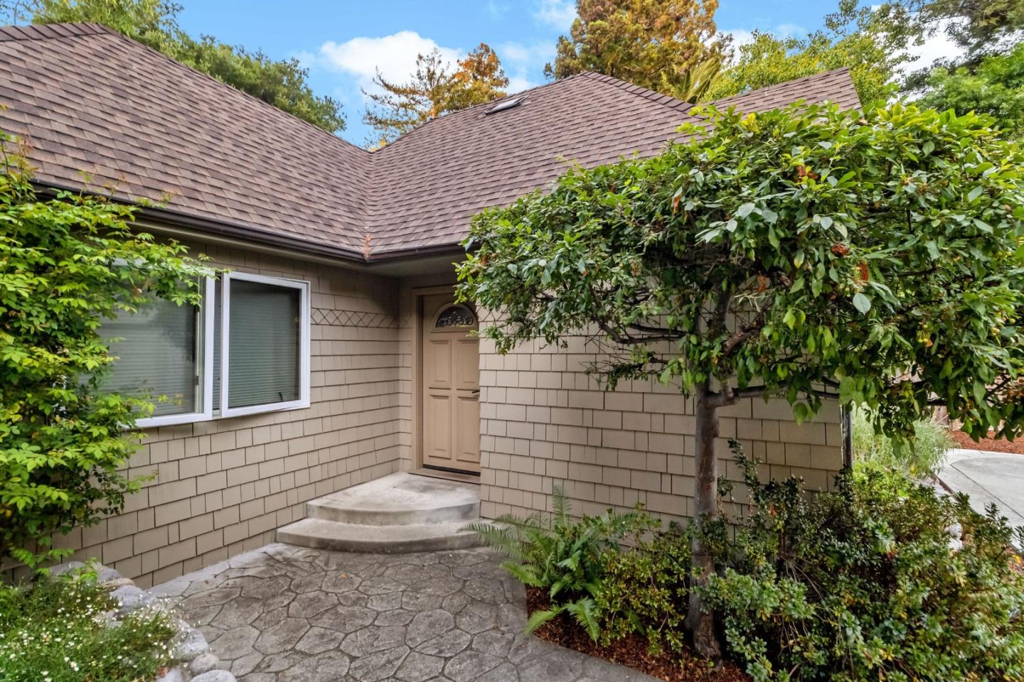 136 Finger Avenue