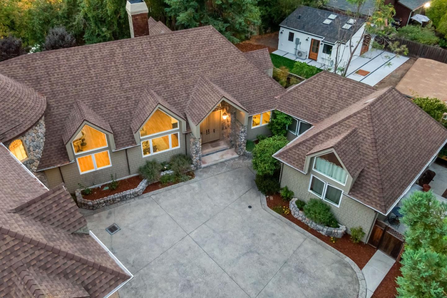 136 Finger Avenue