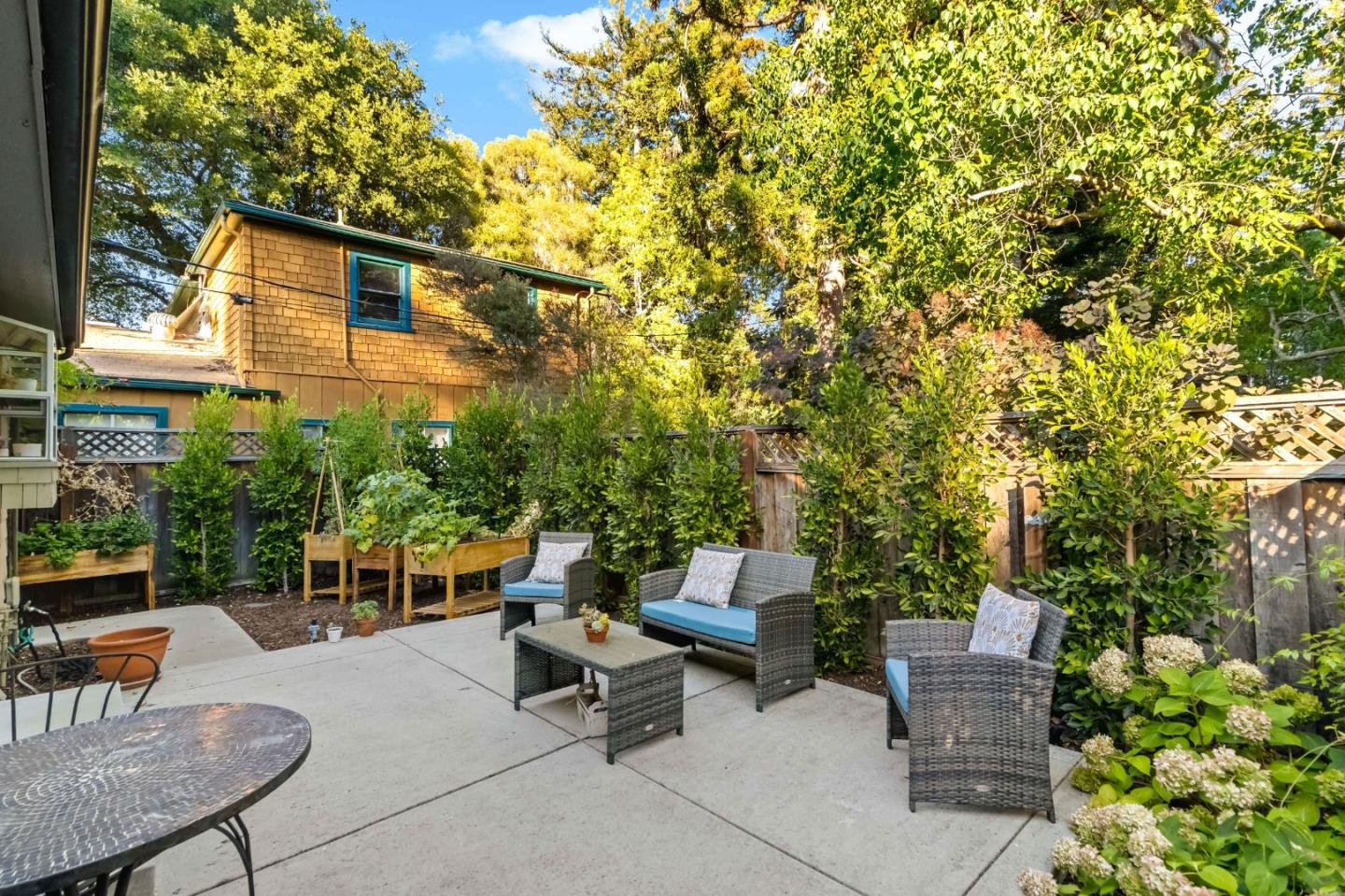 136 Finger Avenue