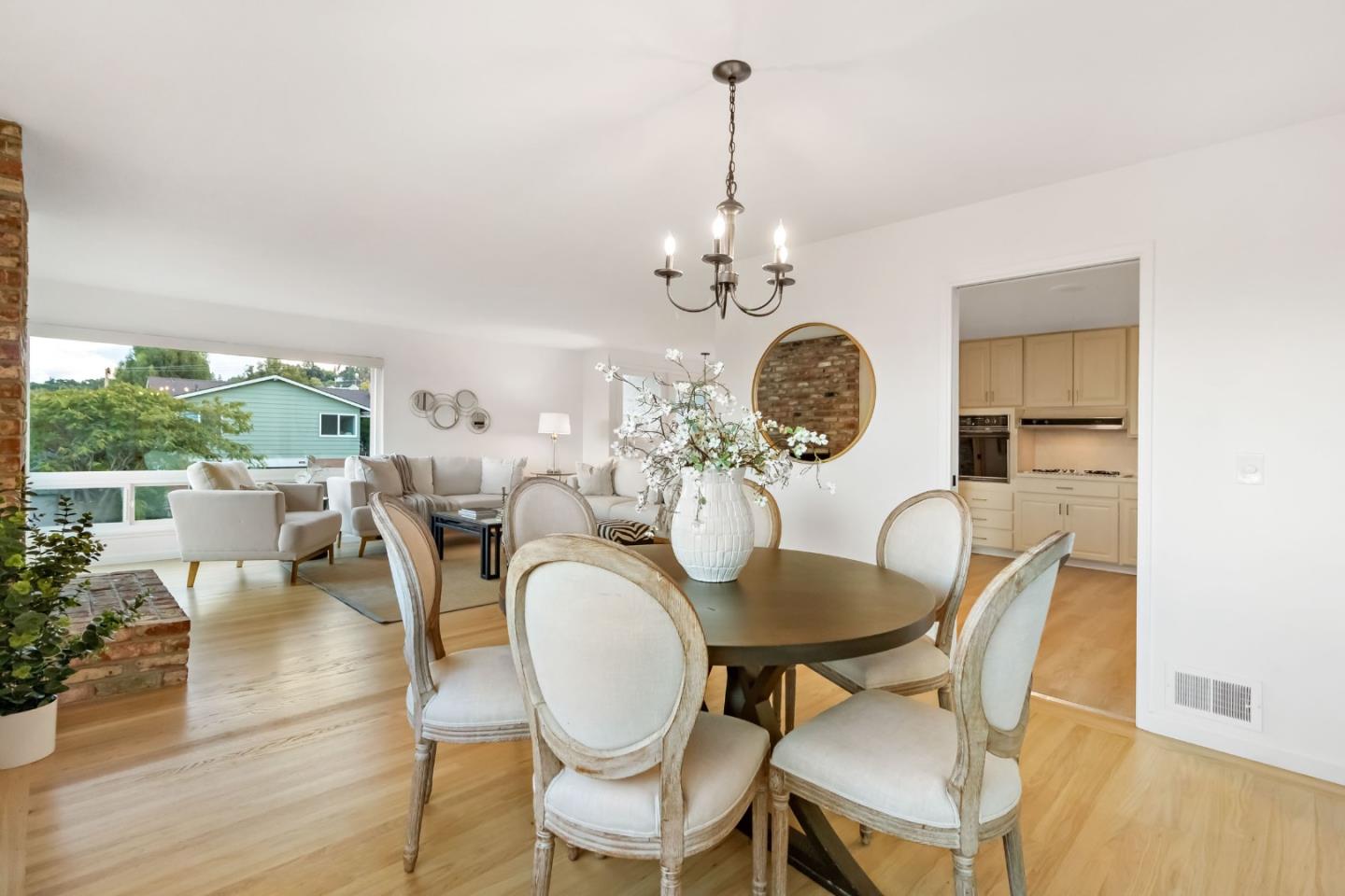 3848 Vineyard Drive
